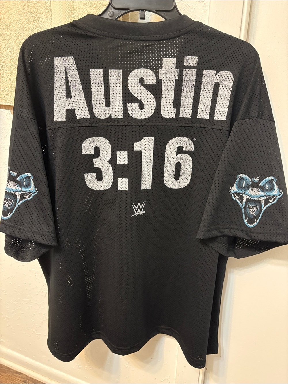 NWT WWE Stone Cold Steve Austin The Texas Rattlesnake V Neck Black Mesh Jersey - Picture 3 of 8
